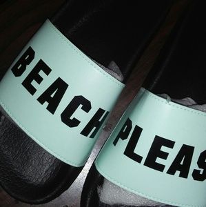 (Sale)🌞Brand New Victoria Secret Pink Brand Slide