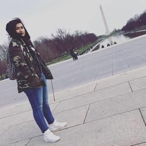 Meet your Posher, Vivian