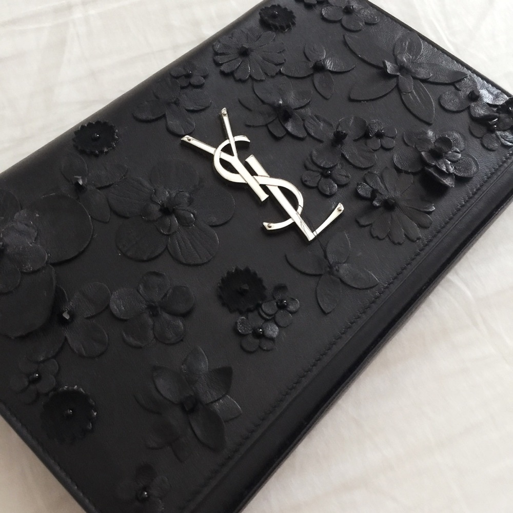 ✖️SOLD✖️ SAINT LAURENT Noir Flower Embellished WOC - Picture 3 of 8