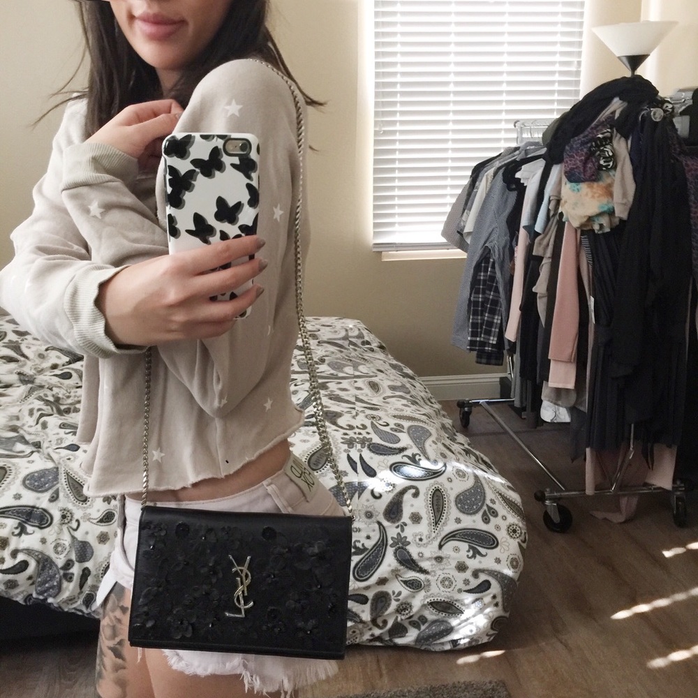 ✖️SOLD✖️ SAINT LAURENT Noir Flower Embellished WOC - Picture 2 of 8