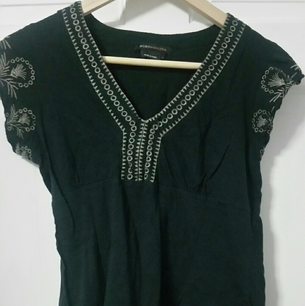 BCBG MAXAZRIA black embroidered top