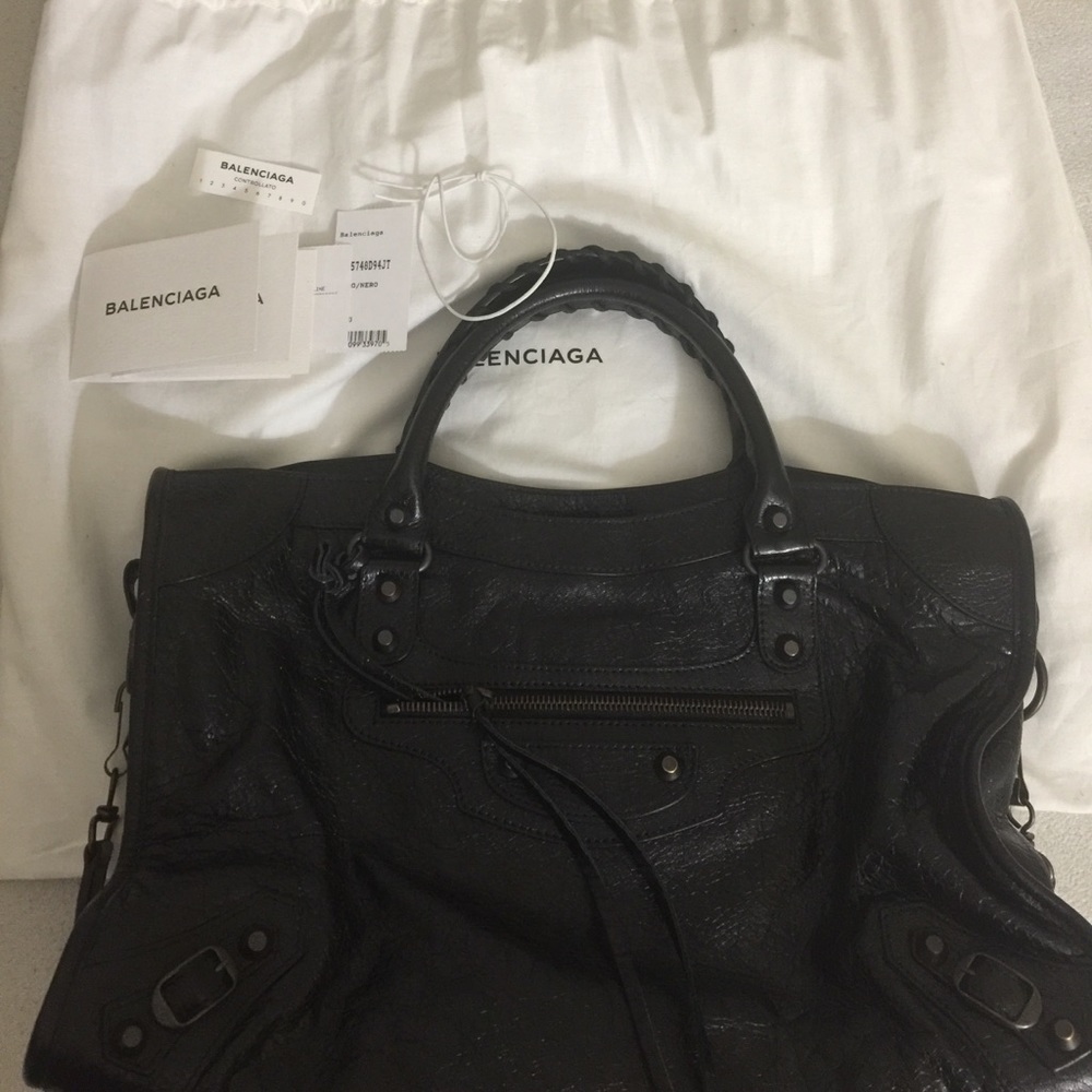 *SOLD* Authentic Balenciaga classic city bag