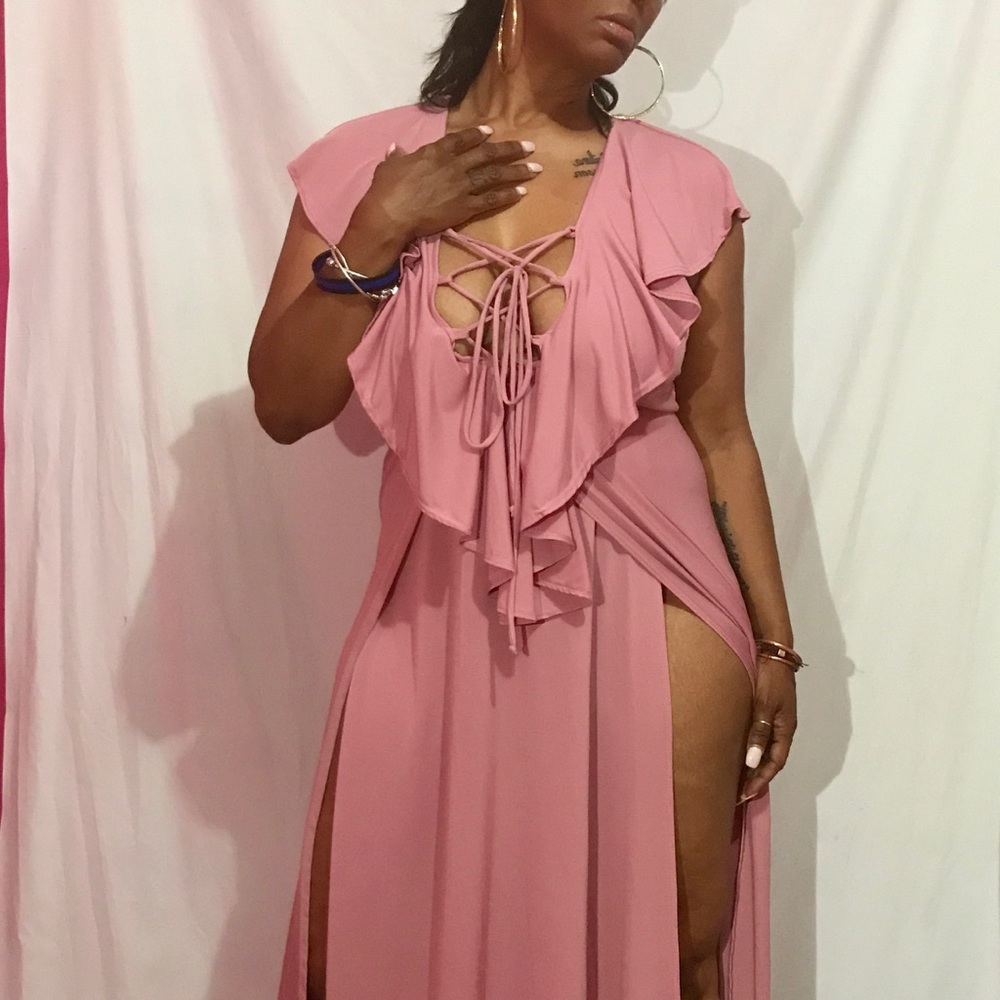 Plus size  Maxi w/open slit and cross lacing