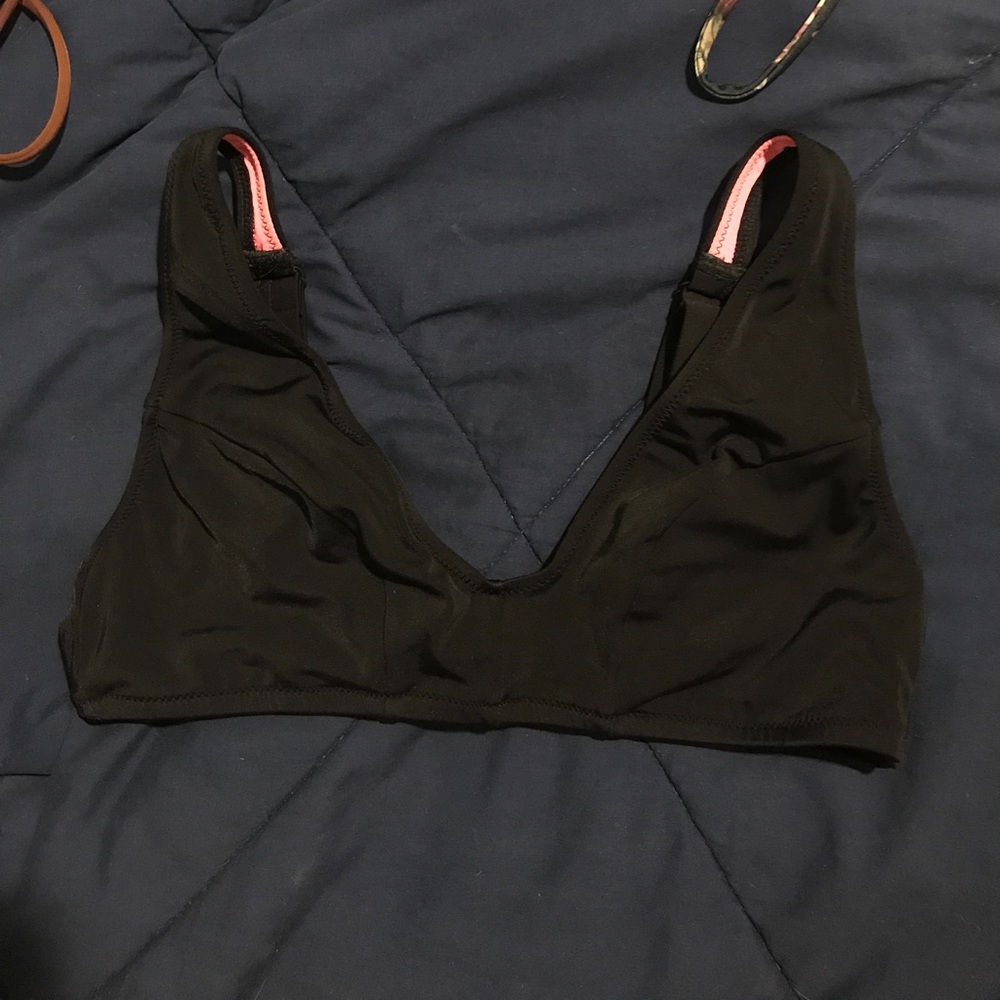 Pink plunge bikini top