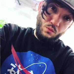 Meet your Posher, Devin