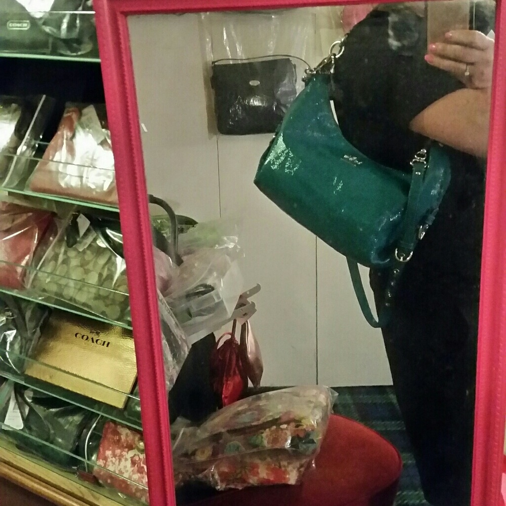 Coach patent green crossbody/shoulder purse EEUC! - Picture 5 of 5