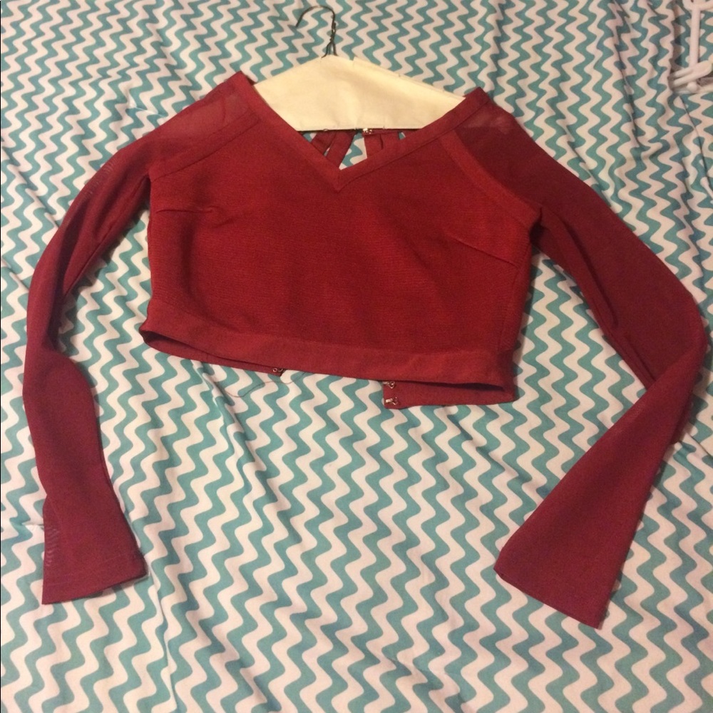 Long sleeve red crop top