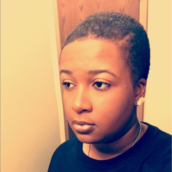 Meet your Posher, Vanessa - Picture 1 of 1