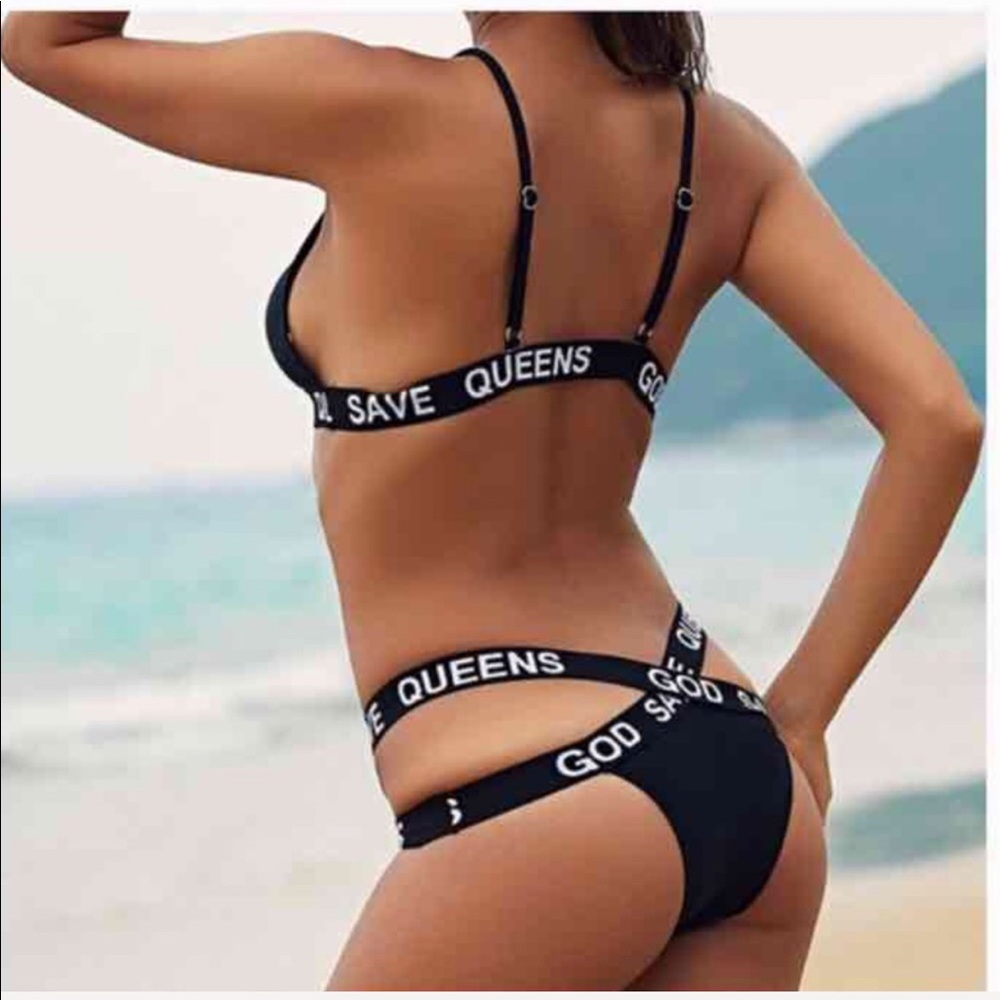 Kylie Jenner save Queens bathing suit Large - Picture 3 of 4