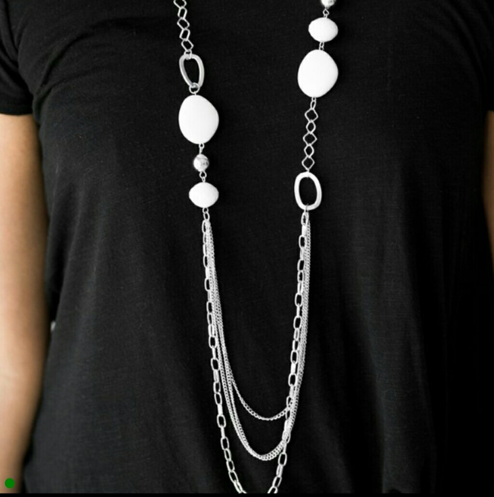 White and silver necklace set