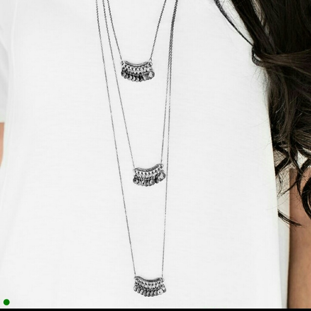 Fashion necklace set