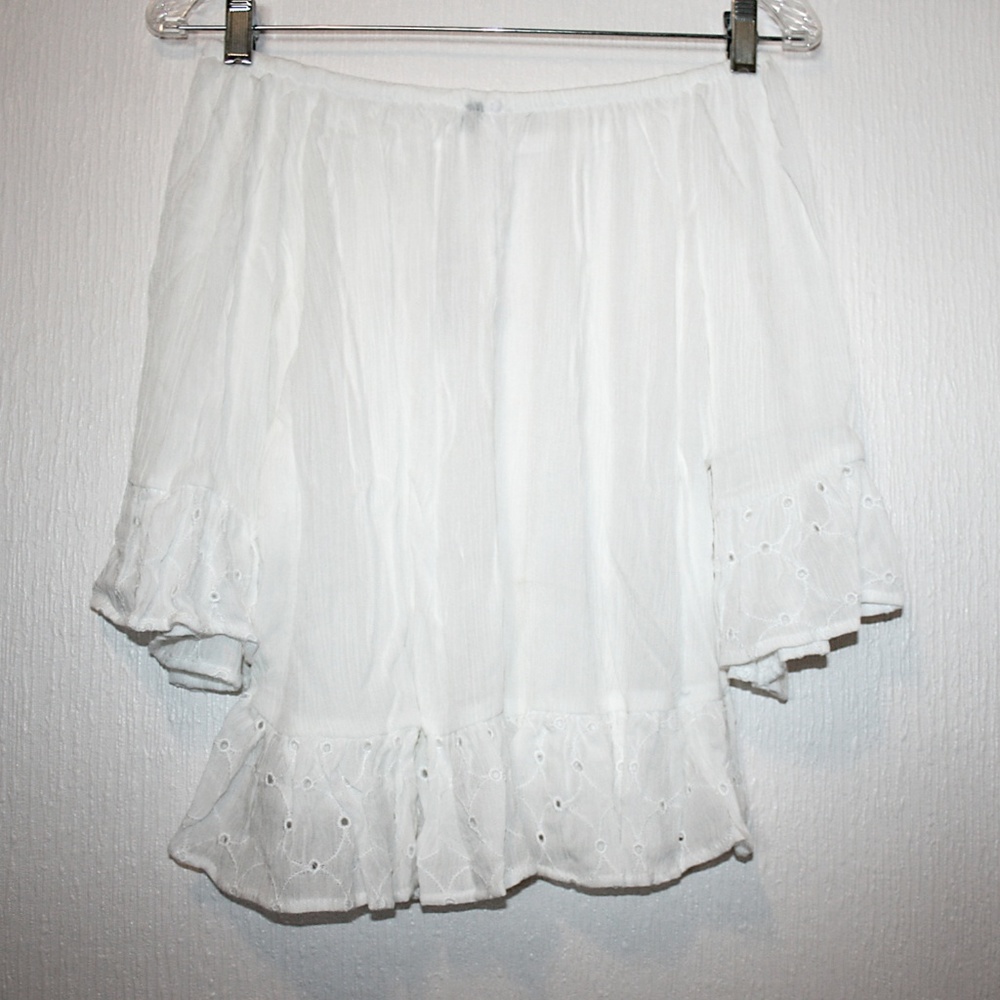 1 LEFT⚡Off Shoulder Top w/Eyelet & Ruffle Hem NWOT - Picture 5 of 8