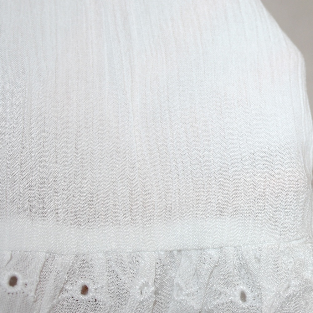 1 LEFT⚡Off Shoulder Top w/Eyelet & Ruffle Hem NWOT - Picture 6 of 8