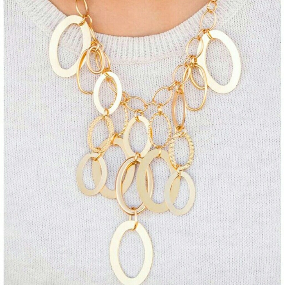 A golden spell necklace set