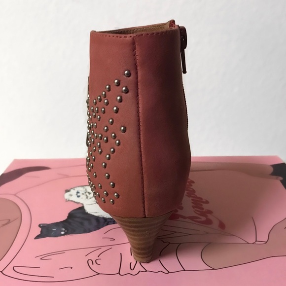 ✨WB✨{Jeffrey Campbell} Starburst Ankle Boots - Picture 5 of 7