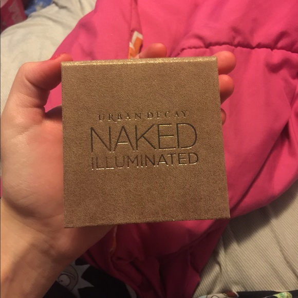 Urban Decay Naked Illuminated Highlighter - Picture 5 of 8