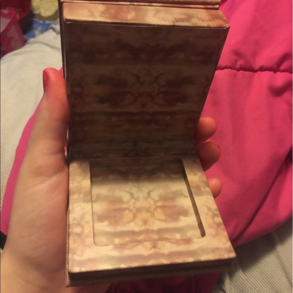 Urban Decay Naked Illuminated Highlighter - Picture 6 of 8