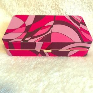 Tarte make up traveler clutch!!