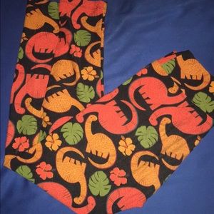 ❌sold❌Black background dinosaurs