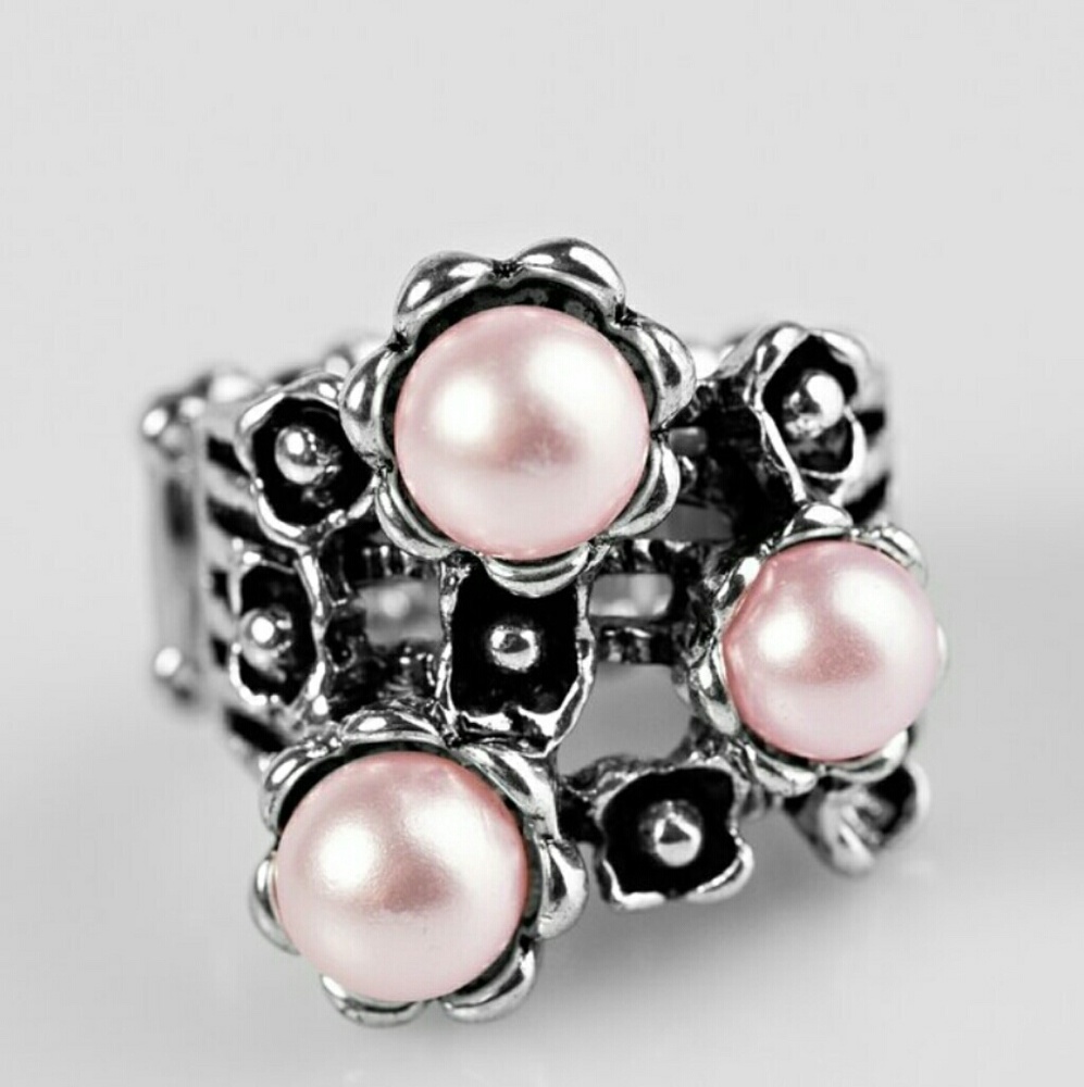 Pink pearl fashion ring
