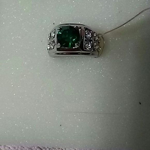 Ring - Picture 2 of 3