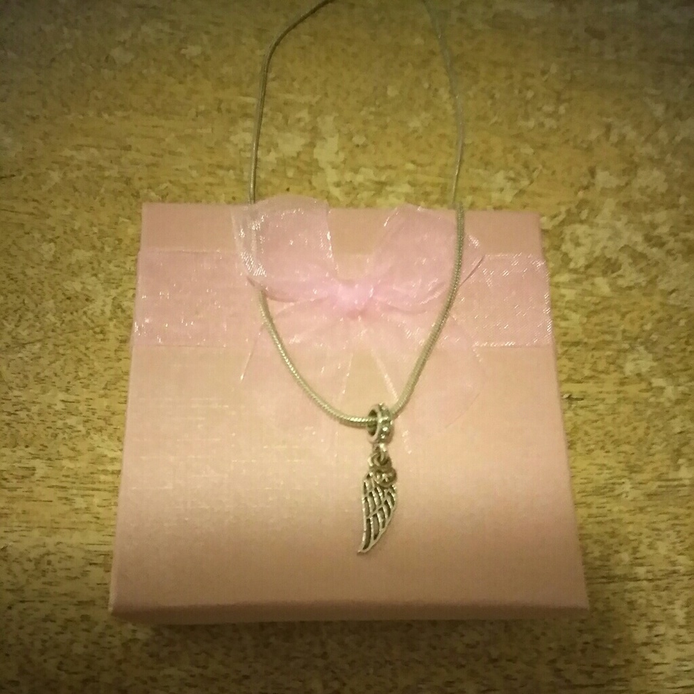 Stunning Angel Wing Necklace!