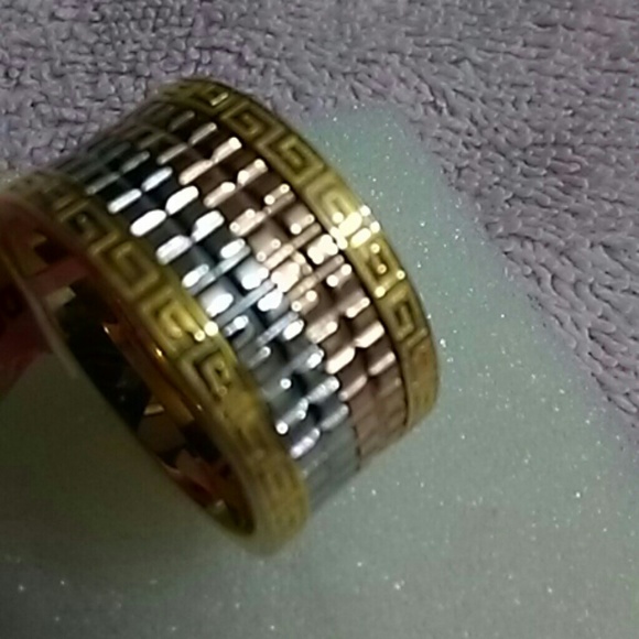 Tri color ring - Picture 2 of 3