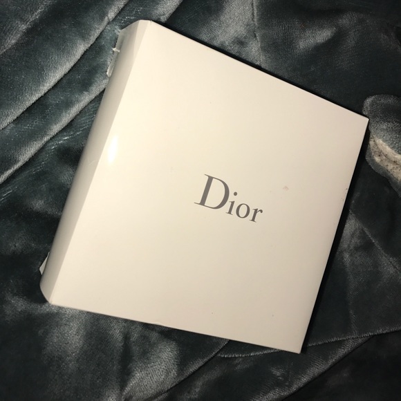 100% authentic Dior make up bag - Picture 2 of 6