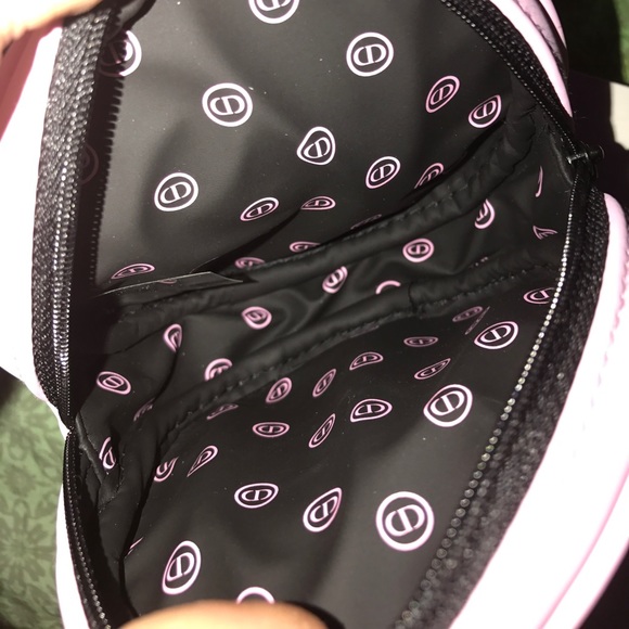 100% authentic Dior make up bag - Picture 4 of 6