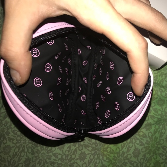 100% authentic Dior make up bag - Picture 6 of 6