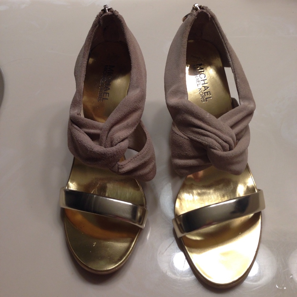 Michael Kora size 7.5 never worn