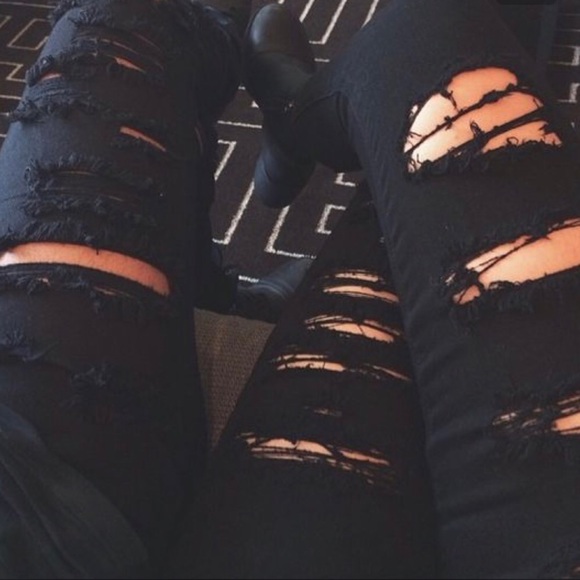 Last Pair! 💥Ripped Distressed Skinny Jeans - Picture 3 of 7