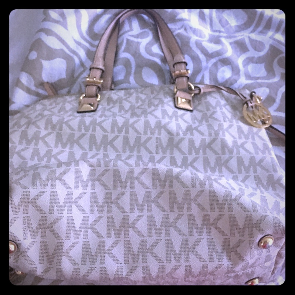 Michael Kors vanilla bag