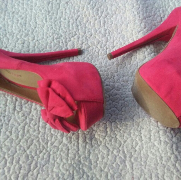 Pumps - Picture 3 of 4