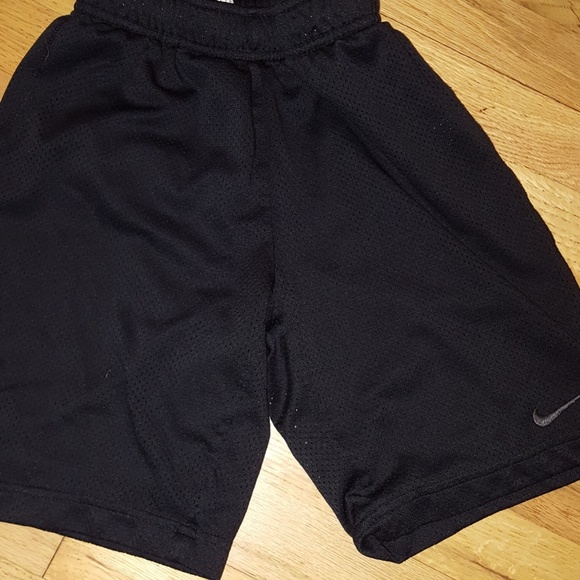 Size 7 boys shorts (8 pairs) - Picture 2 of 6