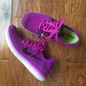 Women's Nike Flyknit Free RN