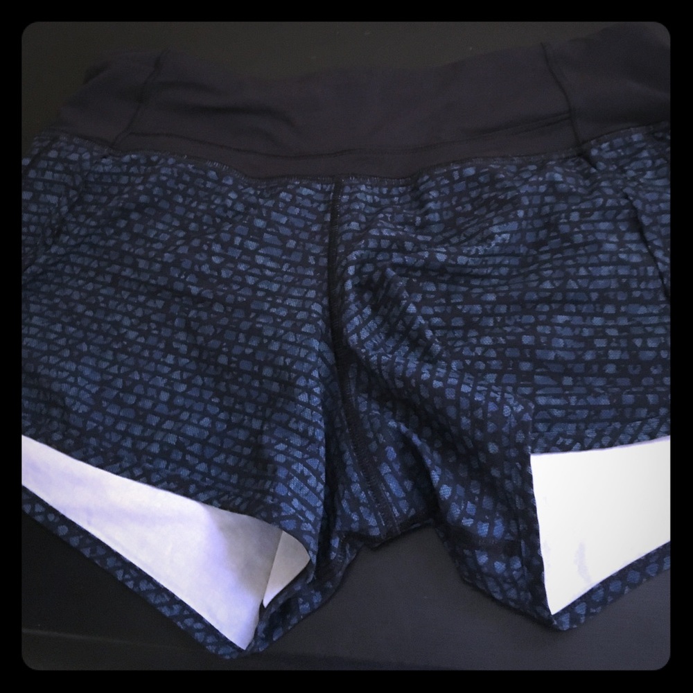 Lululemon athletic shorts with pocket