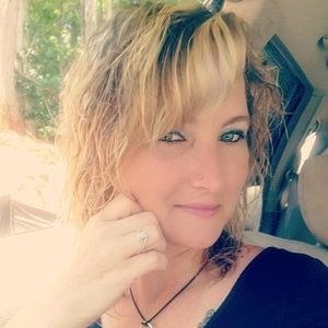 Meet your Posher, Holly