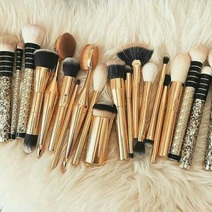 Meet your Posher, Annaleah