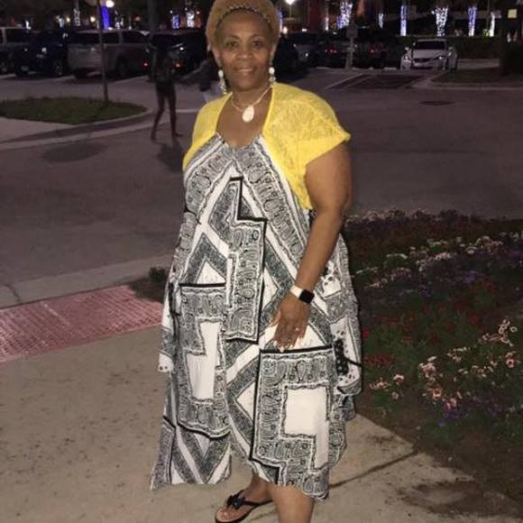 Meet your Posher, Deborah - Picture 1 of 1