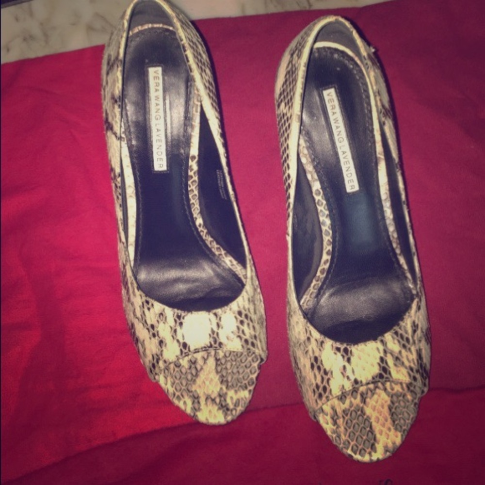 Women's pair of beige-and-black snake skin print