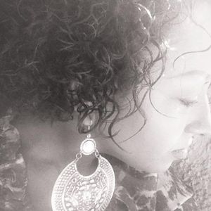 Meet your Posher, Elleni