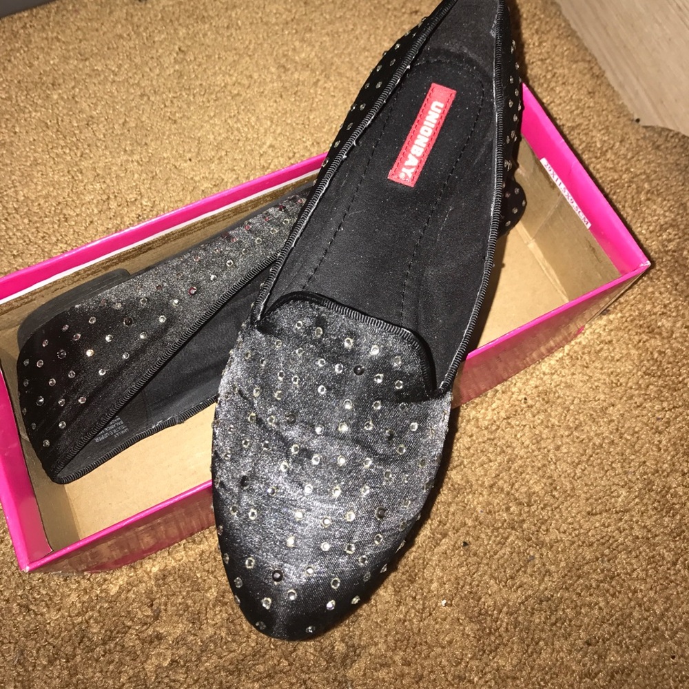 Black dazzled flats