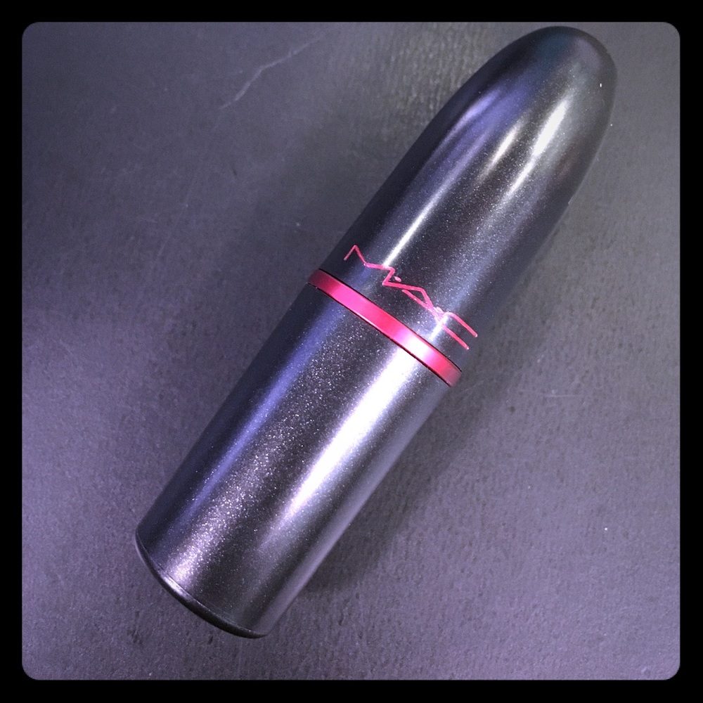 MAC Viva Glam II lipstick