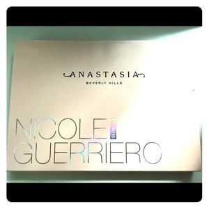 Nicole Guerriero Anastasia highlight palette
