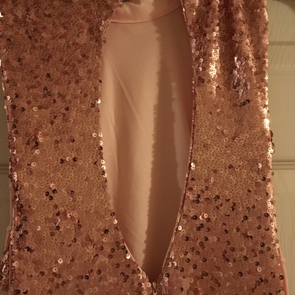 STUNNING  - Picture 3 of 5