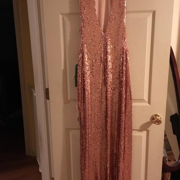 STUNNING  - Picture 4 of 5