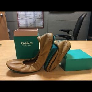 FOR REAL THIS TIME Tieks size 8