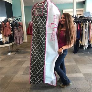 Meet your Posher, Brooke