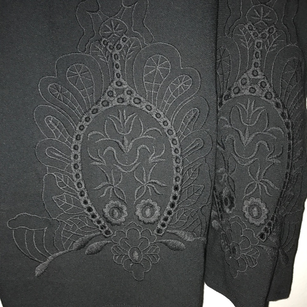 XXL black dress with peekaboo shoulders